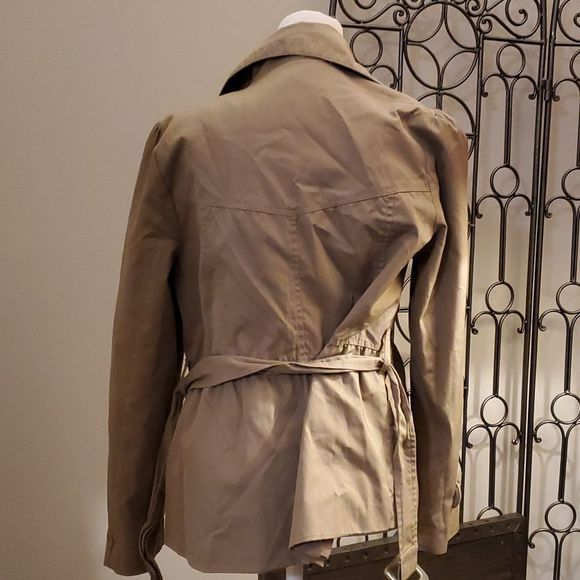 Avant Premier short tan trench coat, 38, belted - Picture 5 of 7